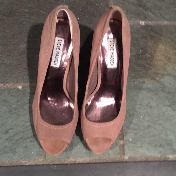 Steve Madden Tan Suede Peep Toe Heels - Picture 2 of 7